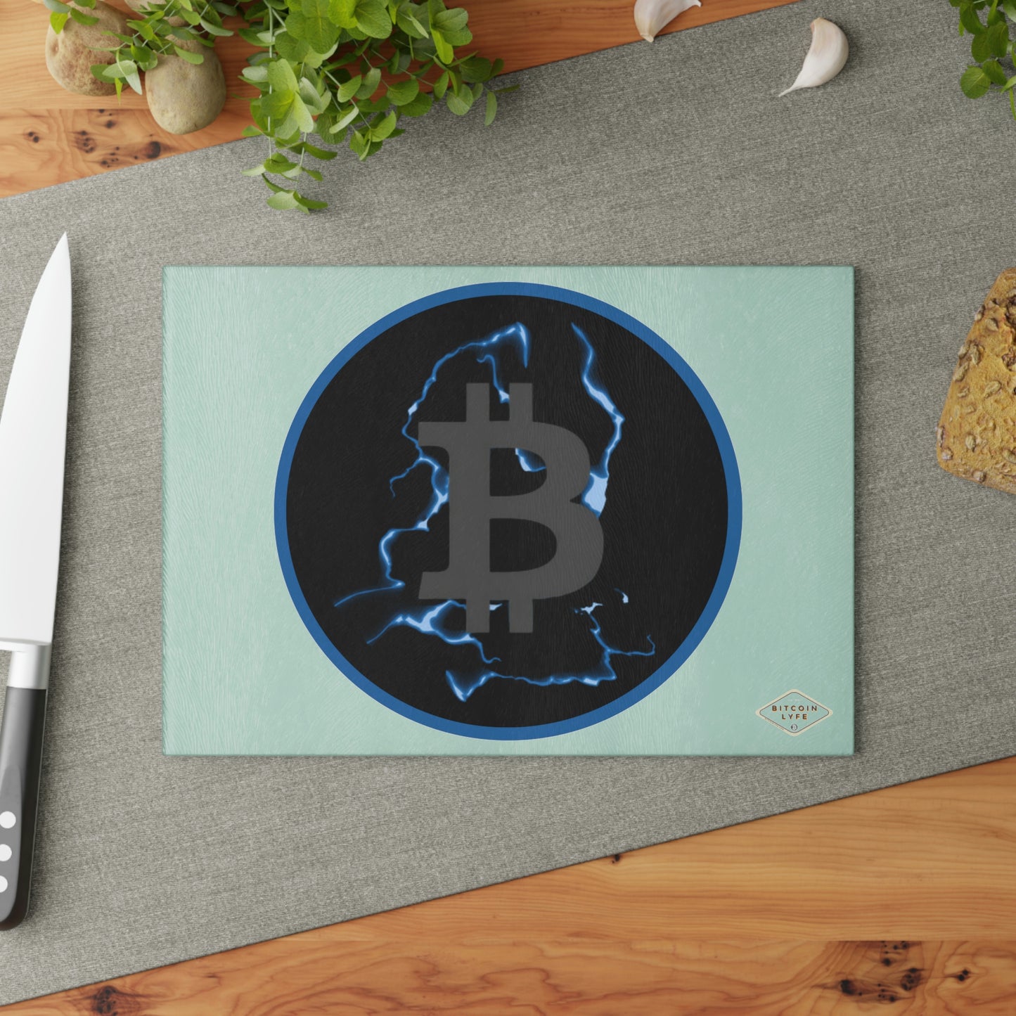 B Charged Glass Cutting Board